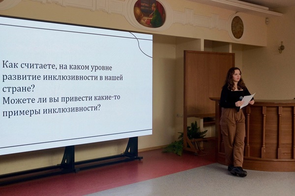 Организация киновечеров для студентов САФУ.jpg